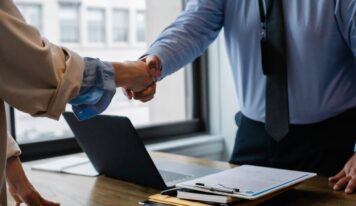 LexDoka redefine la gestión contractual con su software inteligente todo en uno