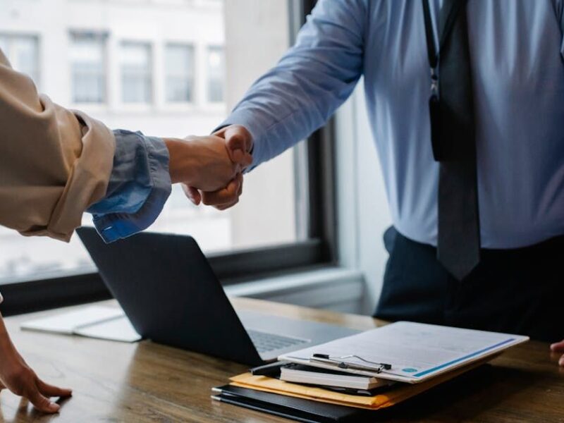 LexDoka redefine la gestión contractual con su software inteligente todo en uno