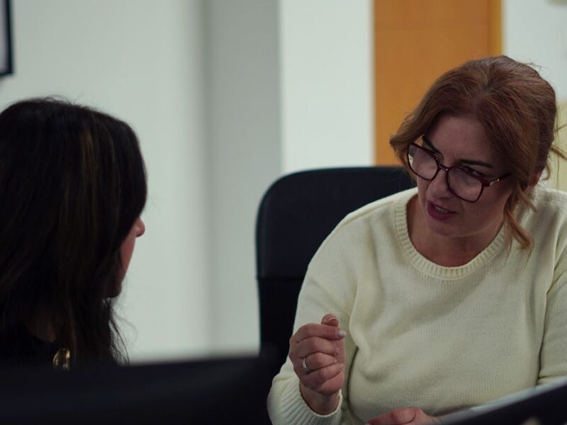 Los despachos y gestorías se quedan sin personal: crisis en el sector español